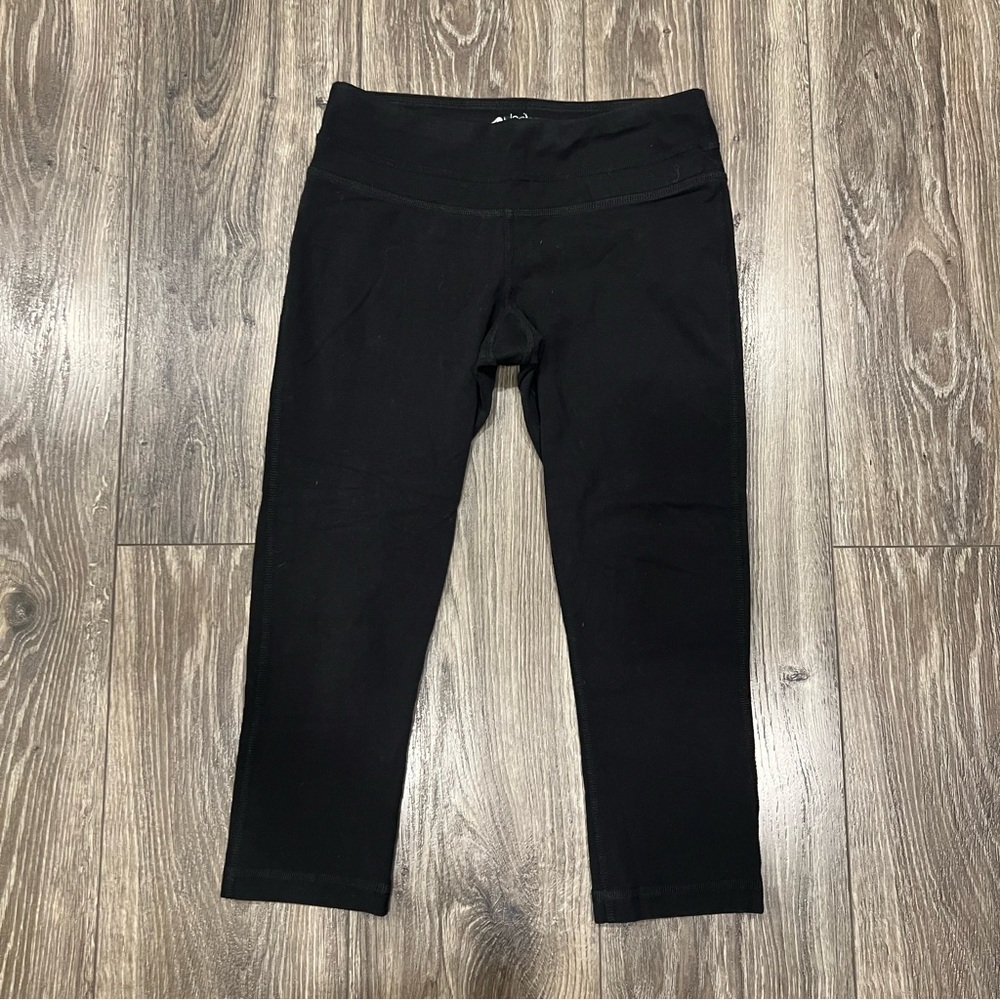 🍎 3/$30 Ideology Classic Black Capri Leggings